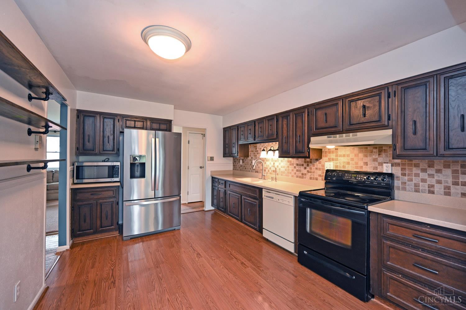 5467 Starcrest Drive