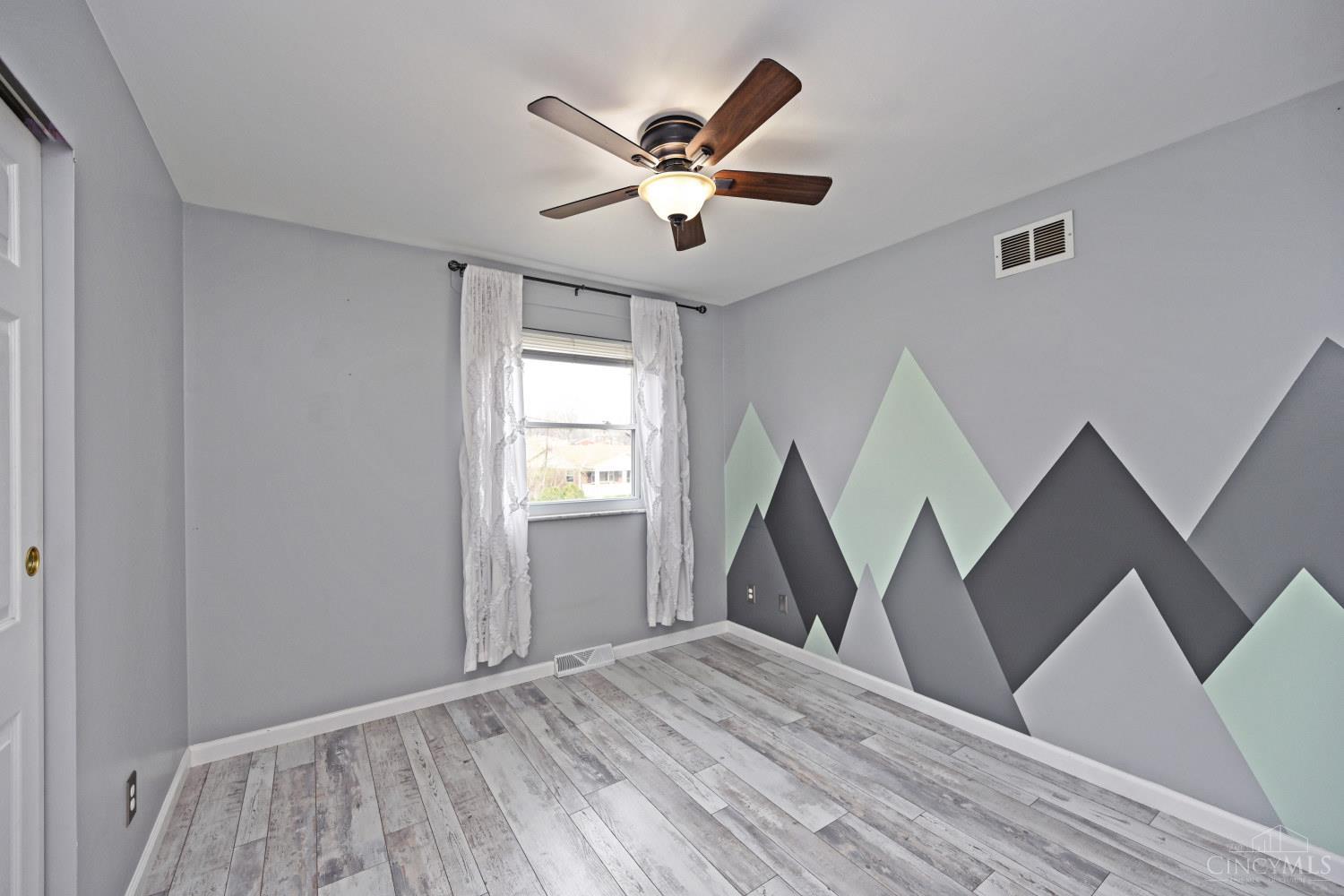 5467 Starcrest Drive