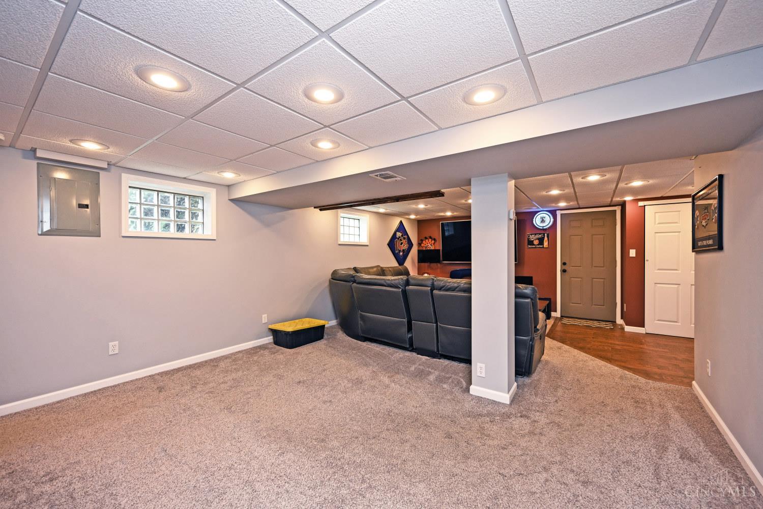 5467 Starcrest Drive