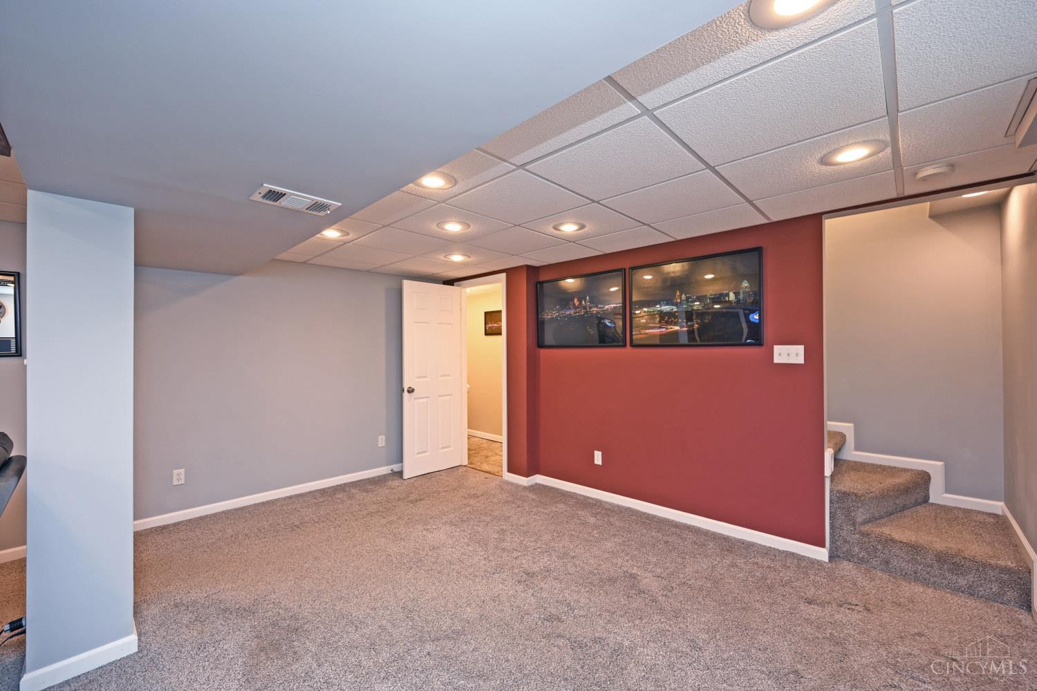 5467 Starcrest Drive