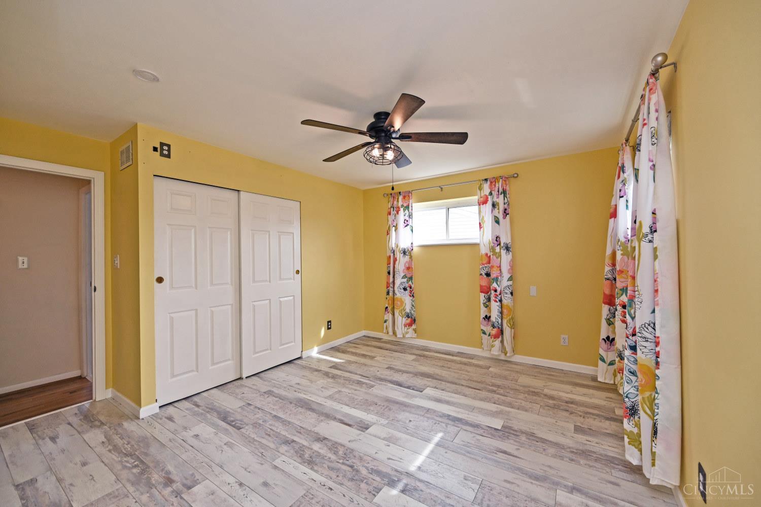 5467 Starcrest Drive
