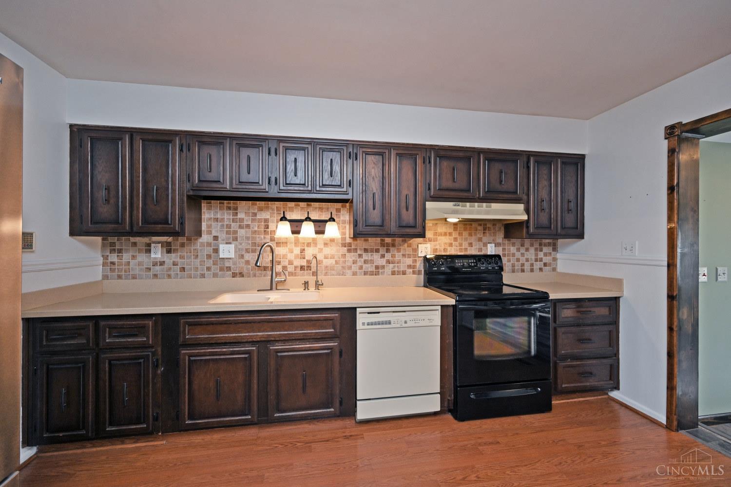 5467 Starcrest Drive