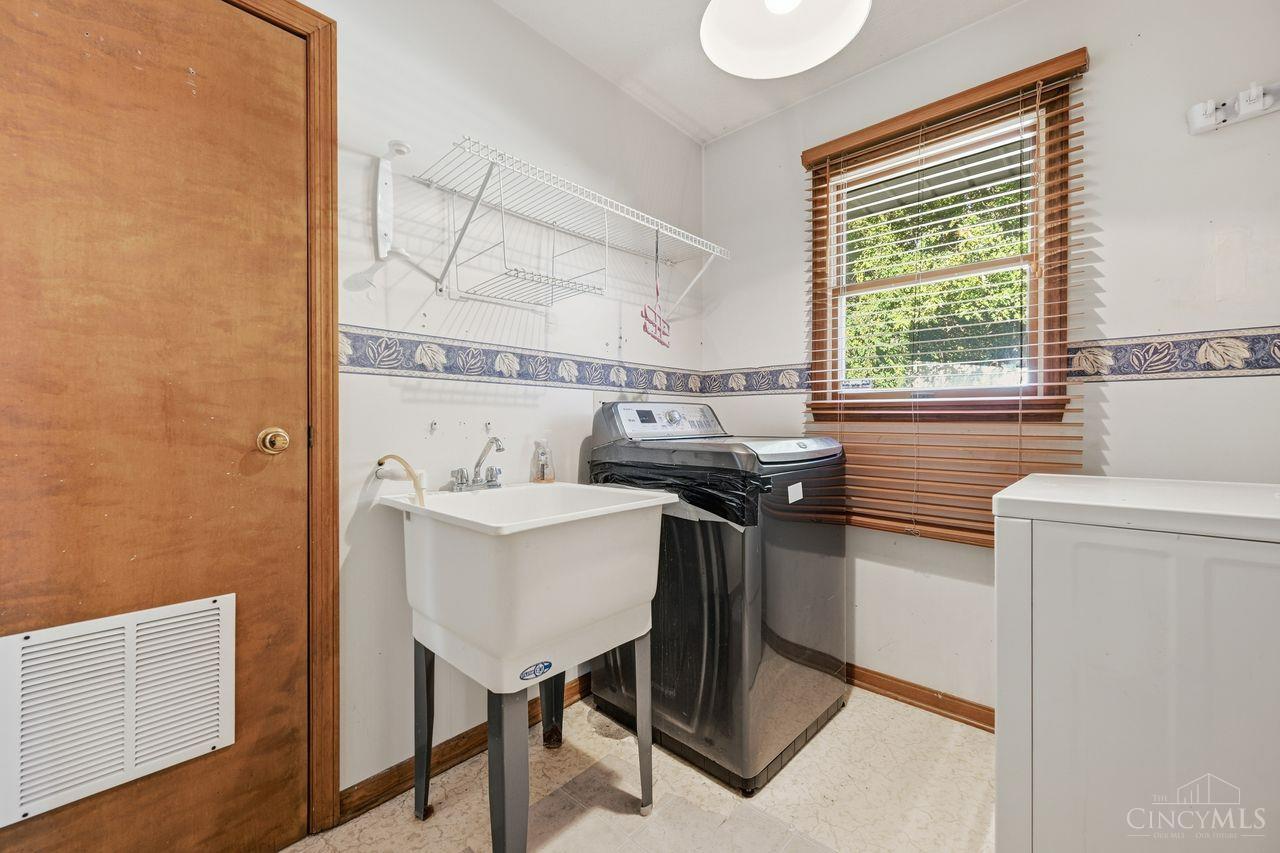 12109 Seaford Drive