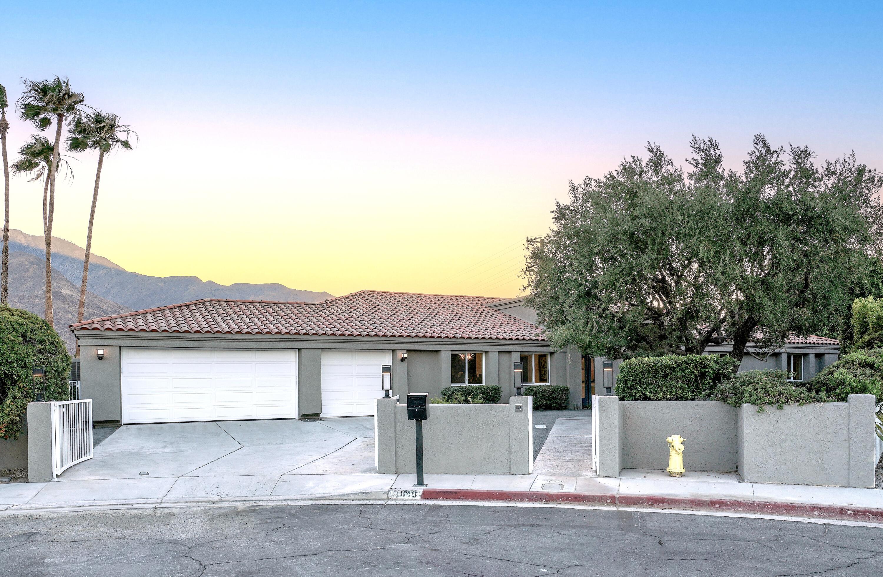 1040 E Deepak RD, Palm Springs