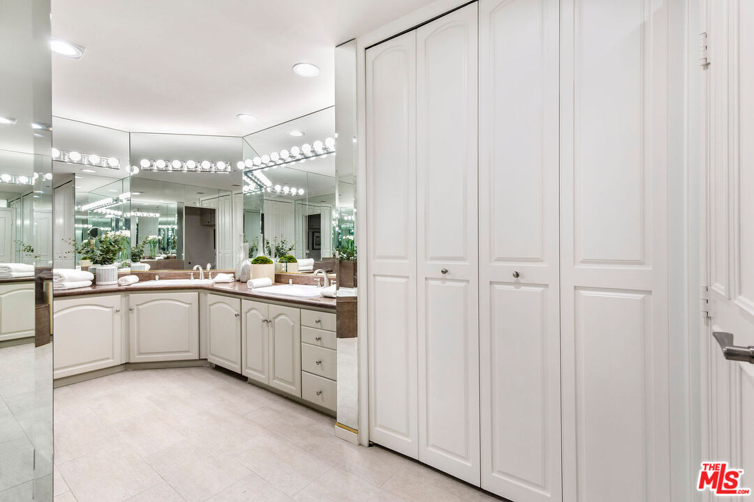 10430 Wilshire Blvd Unit: 702