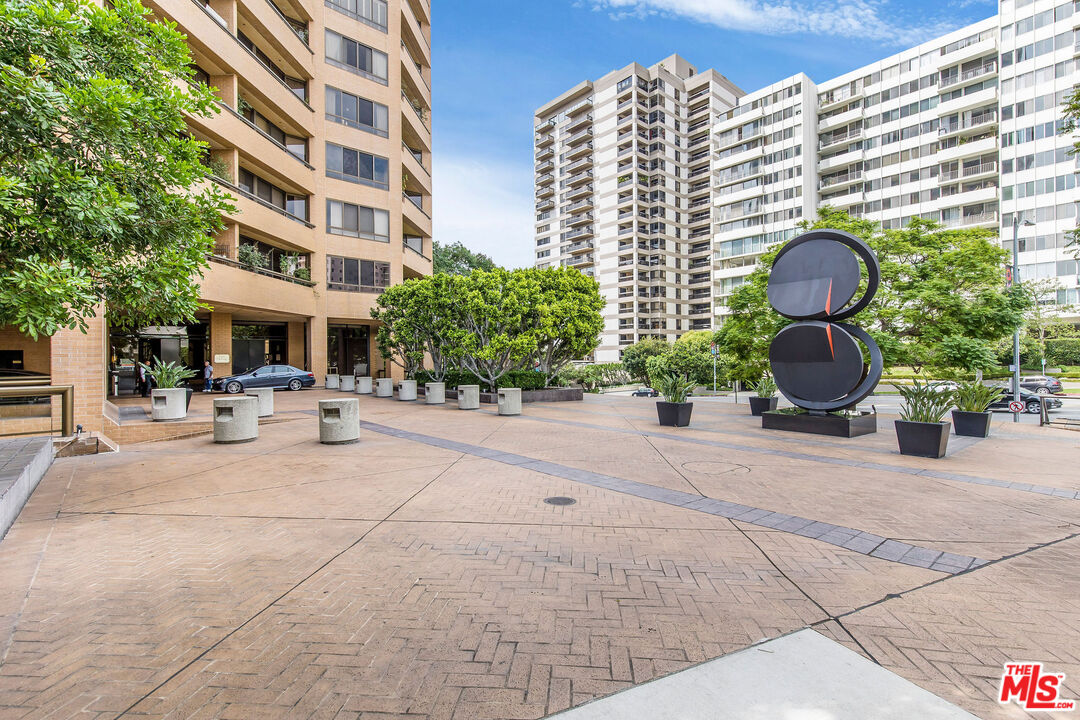 10430 Wilshire Blvd Unit: 702