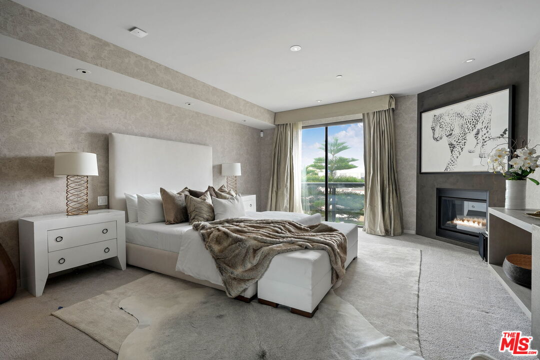 121 S Canon Dr Unit: 302