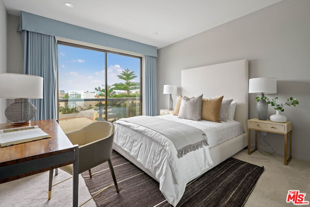 121 S Canon Dr Unit: 302