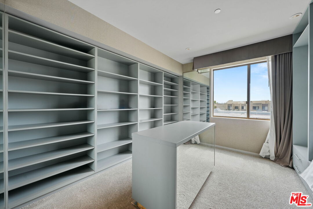 121 S Canon Dr Unit: 302