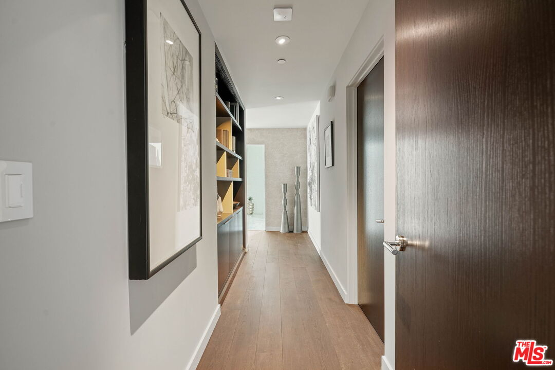 121 S Canon Dr Unit: 302