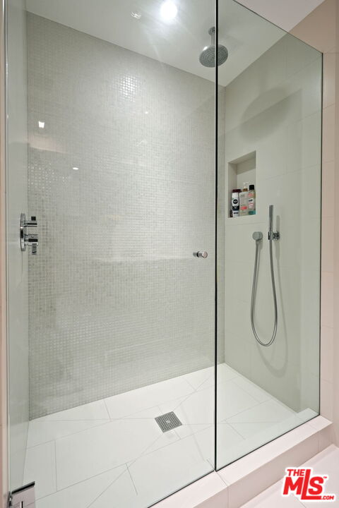 121 S Canon Dr Unit: 302