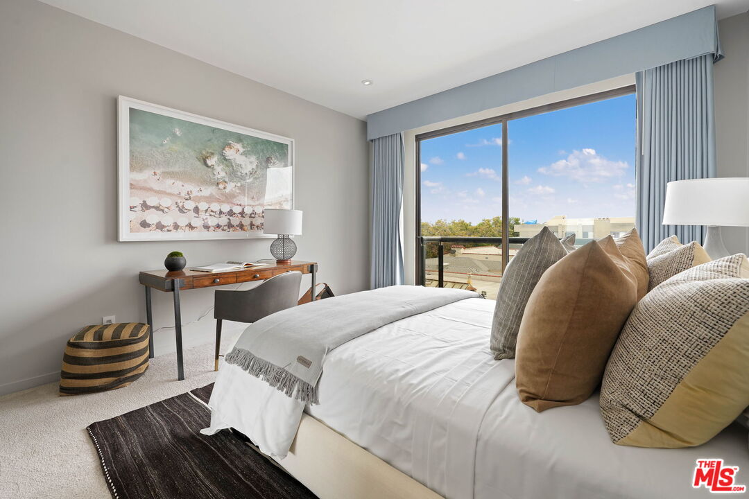 121 S Canon Dr Unit: 302