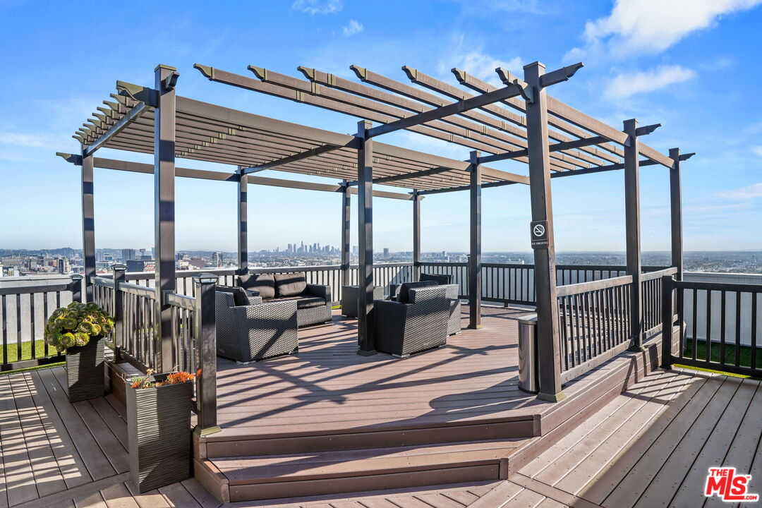 7250 Franklin Ave Unit: 1203