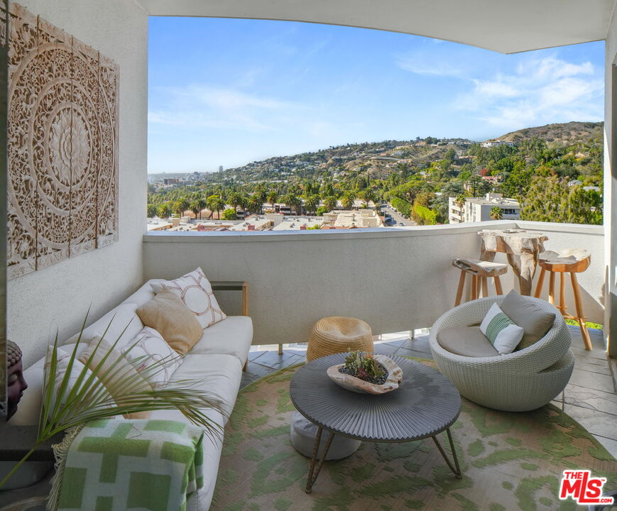 7250 Franklin Ave Unit: 1203