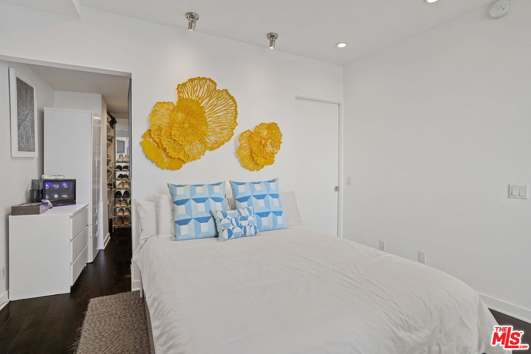 7250 Franklin Ave Unit: 1203