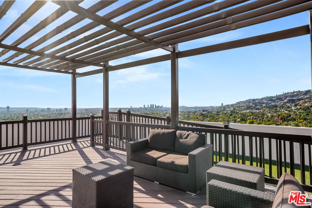 7250 Franklin Ave Unit: 1203