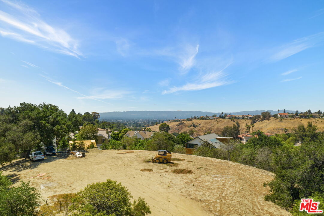 18160 Knoll Hill
