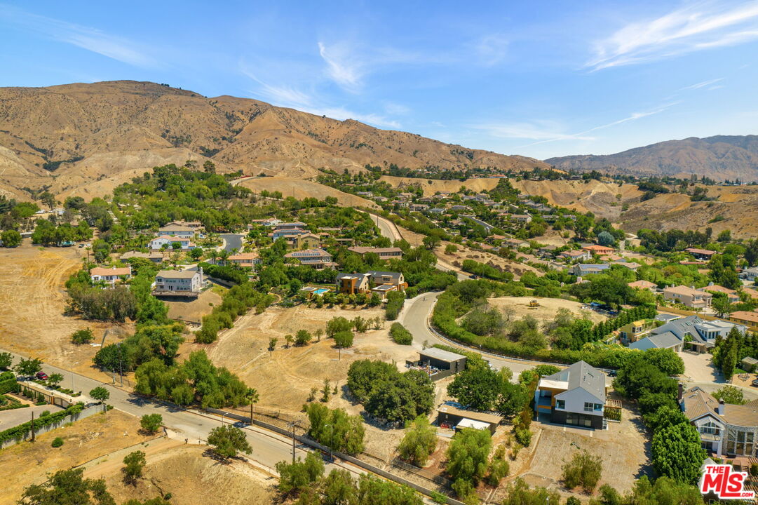 18160 Knoll Hill