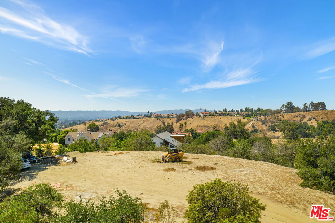 18160 Knoll Hill