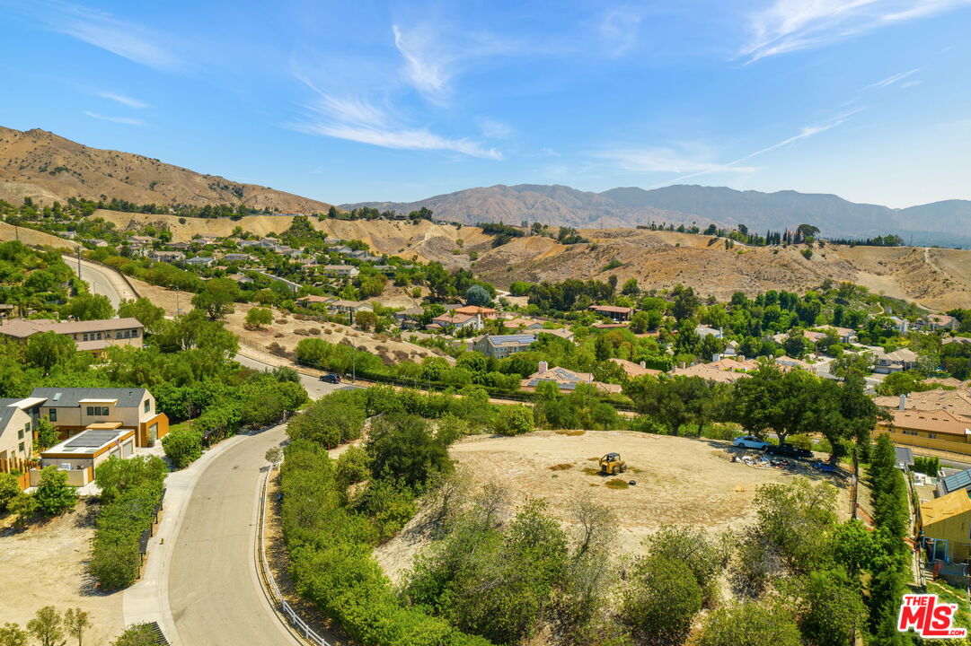 18160 Knoll Hill
