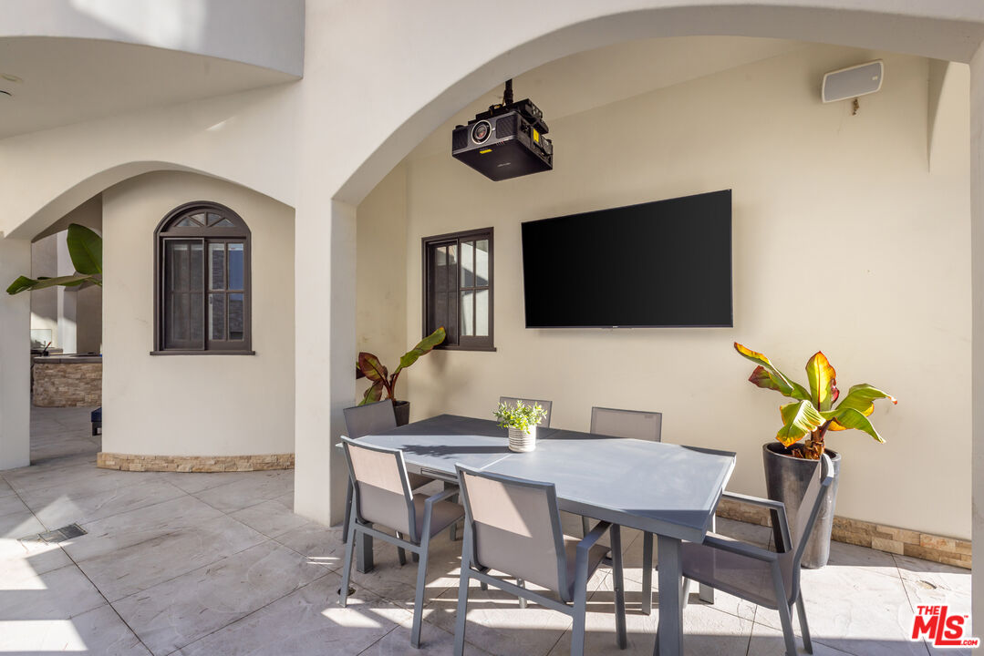 3133 Deronda Dr, hollywood hills