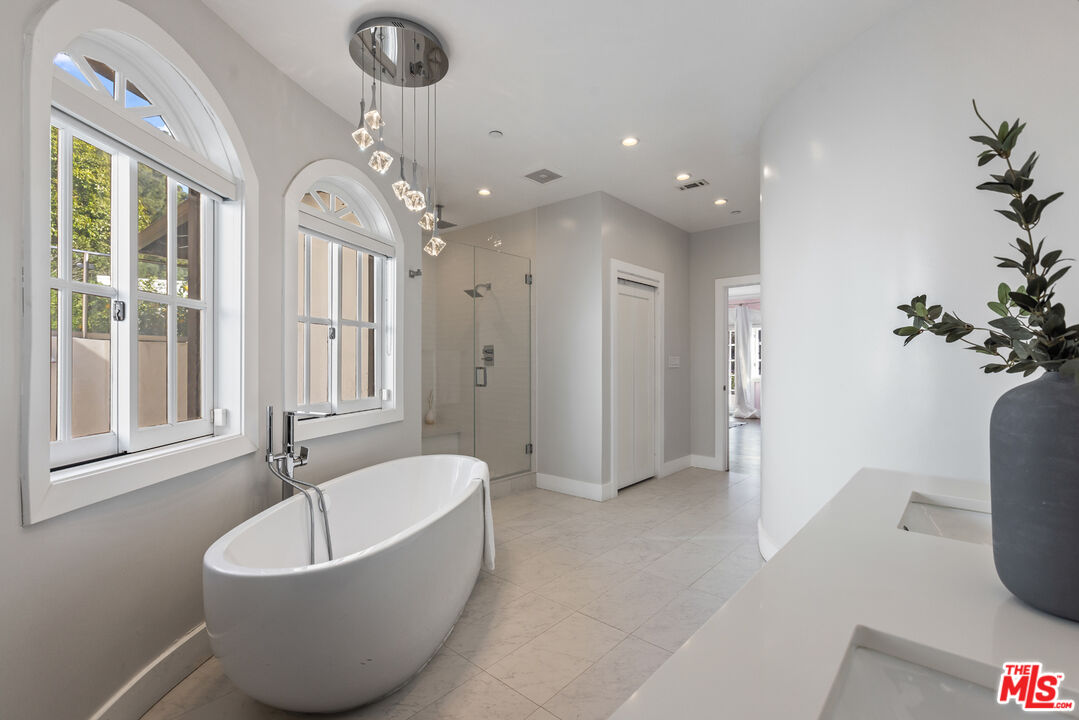 3133 Deronda Dr, hollywood hills