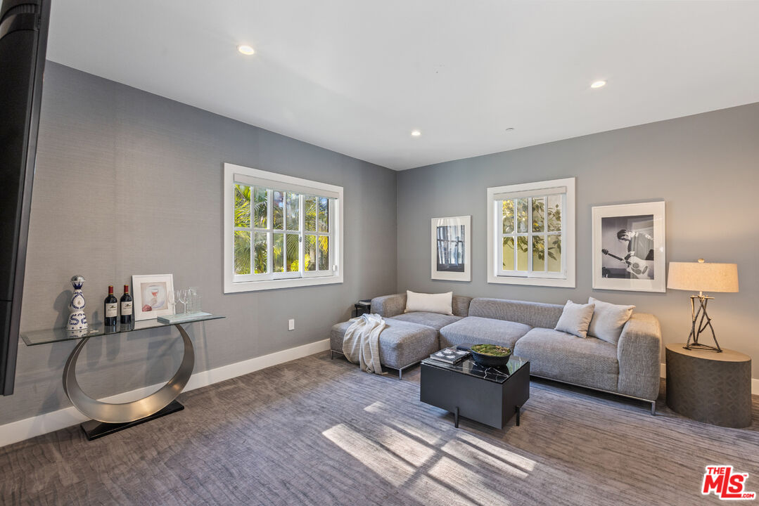 3133 Deronda Dr, hollywood hills