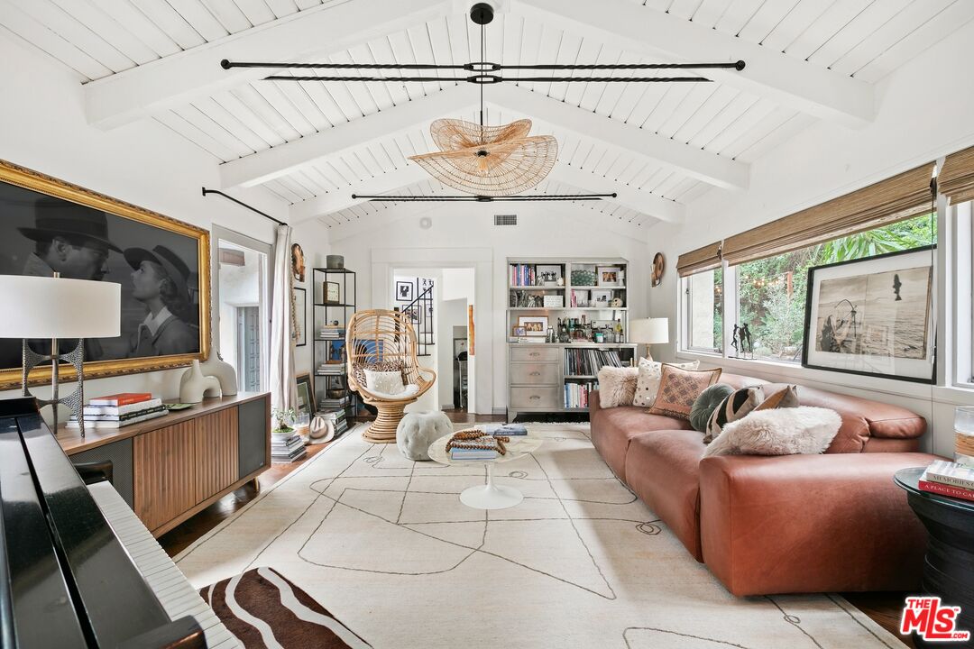 8632 Wonderland Ave, Hollywood Hills