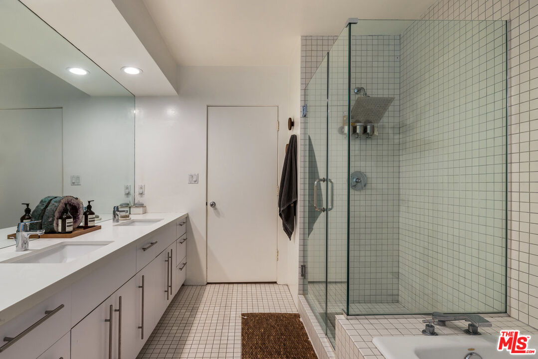 1401 Camden Ave Unit: 5