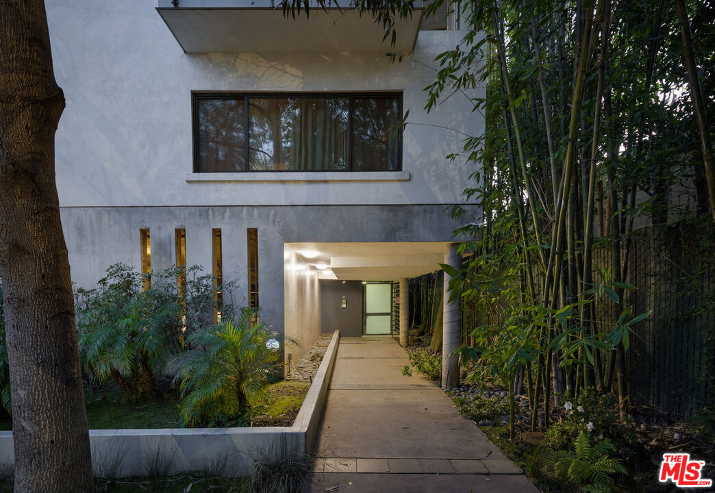 1401 Camden Ave Unit: 5