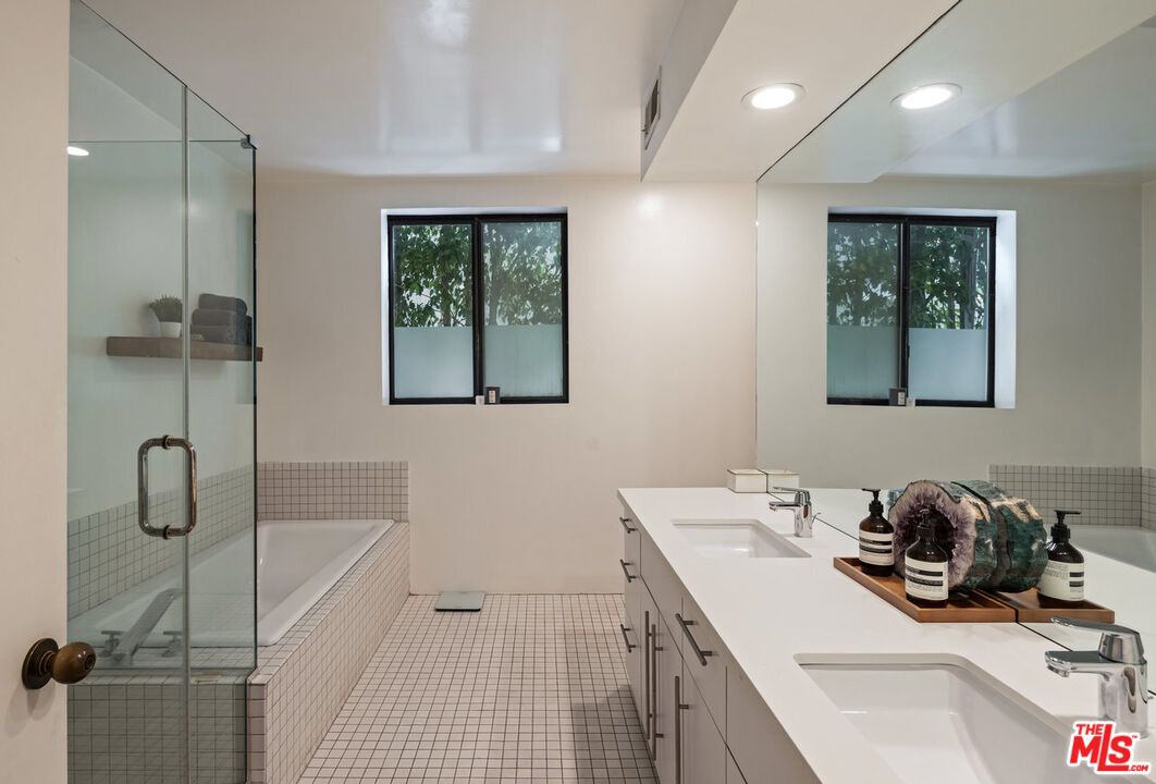 1401 Camden Ave Unit: 5