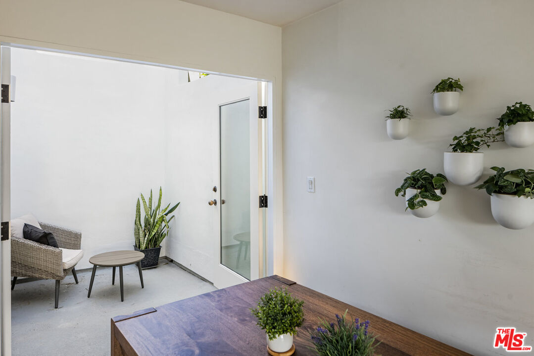 1401 Camden Ave Unit: 5