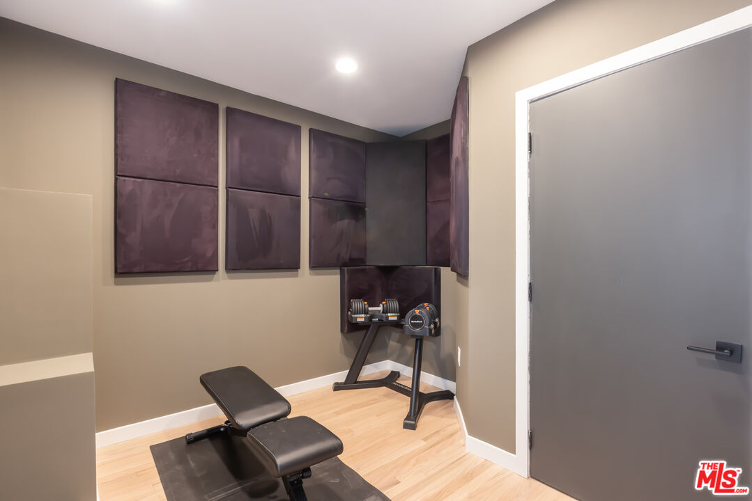 8698 Franklin Ave, Hollywood Hills