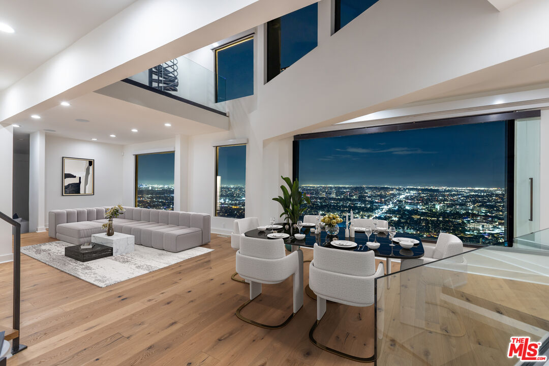 8698 Franklin Ave, Hollywood Hills