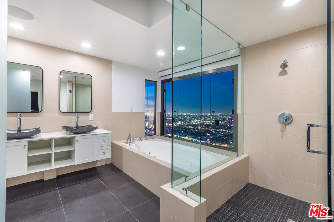 8698 Franklin Ave, Hollywood Hills