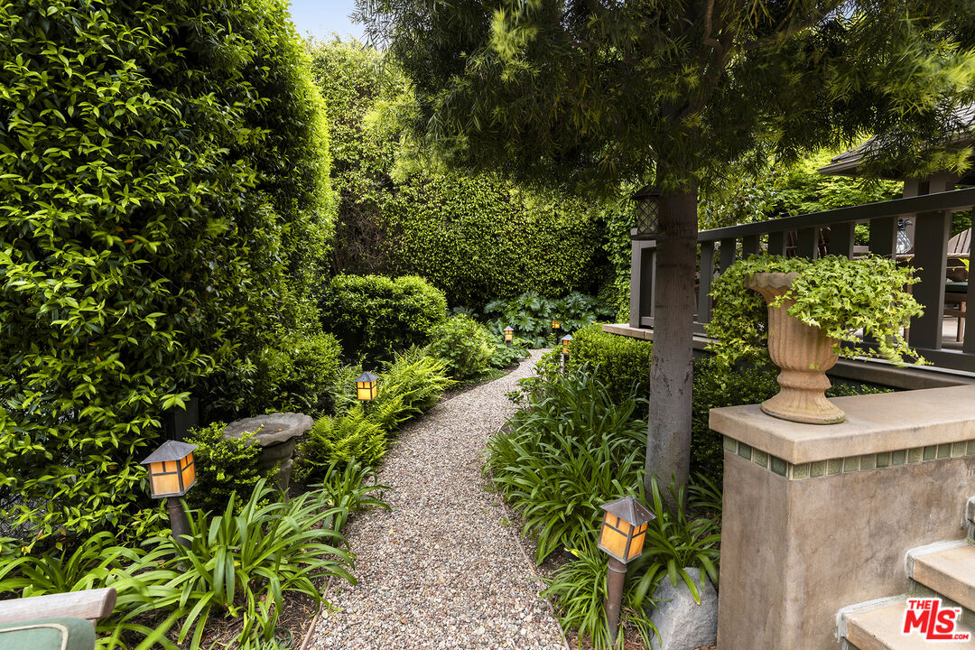 226 Palisades Ave, Santa Monica