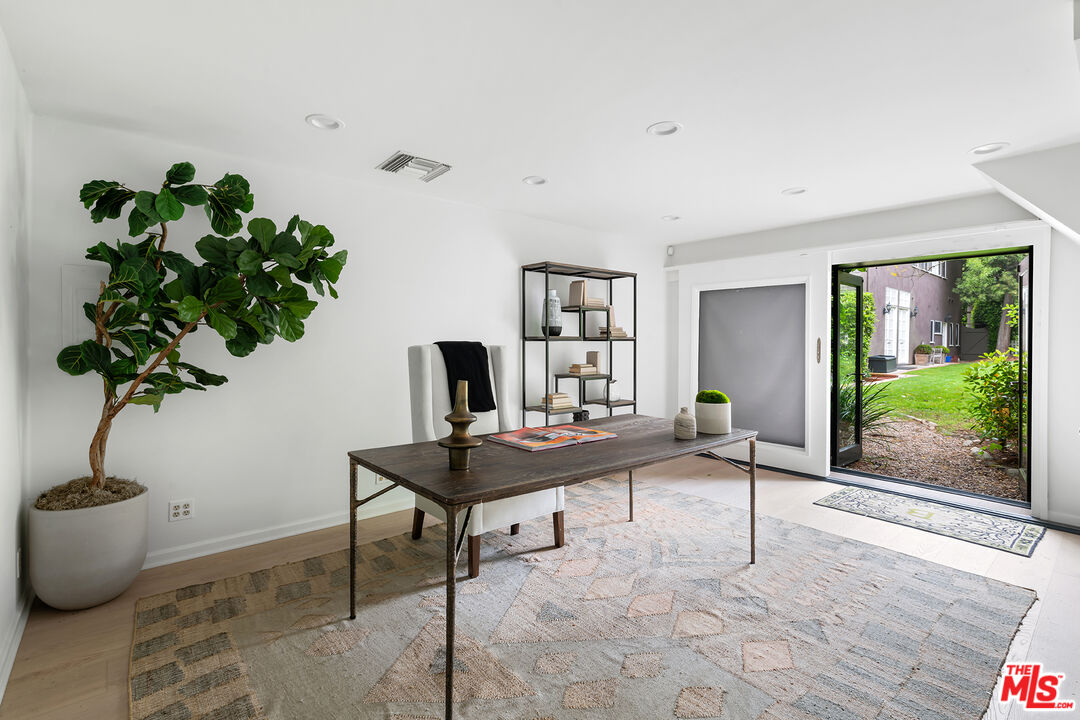 226 Palisades Ave, Santa Monica