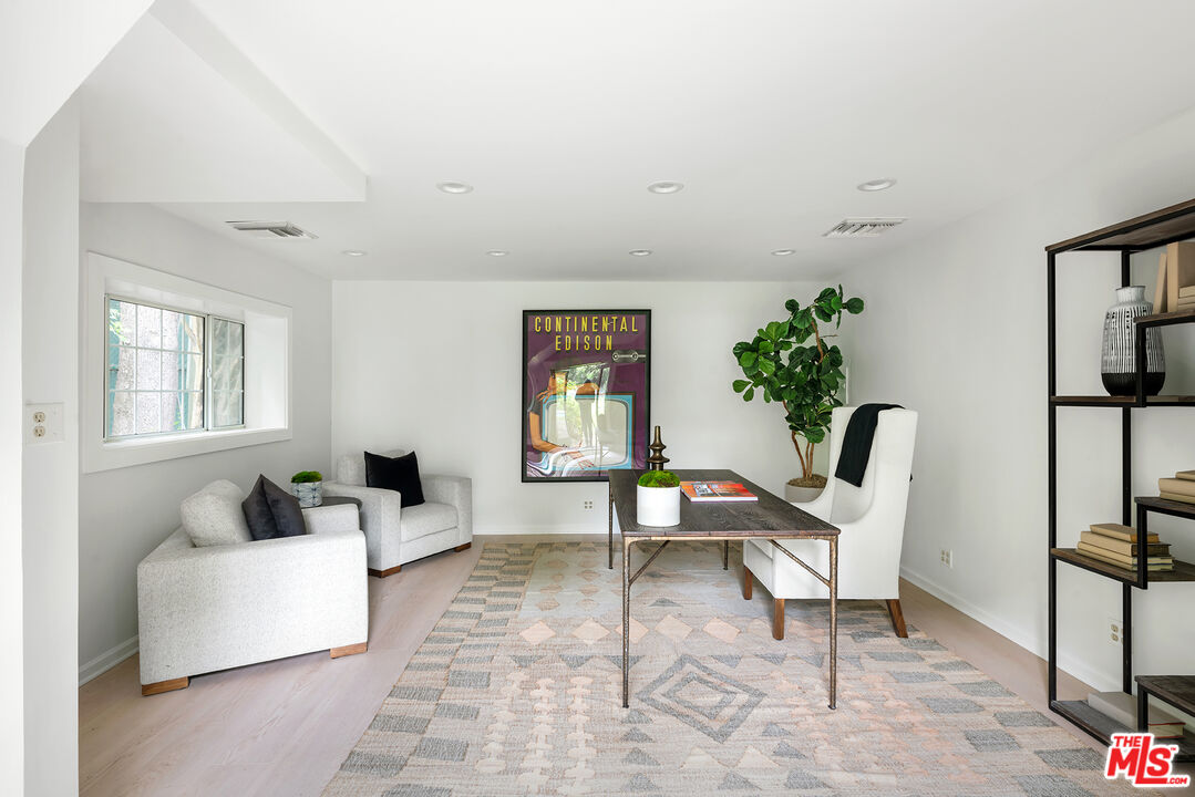 226 Palisades Ave, Santa Monica