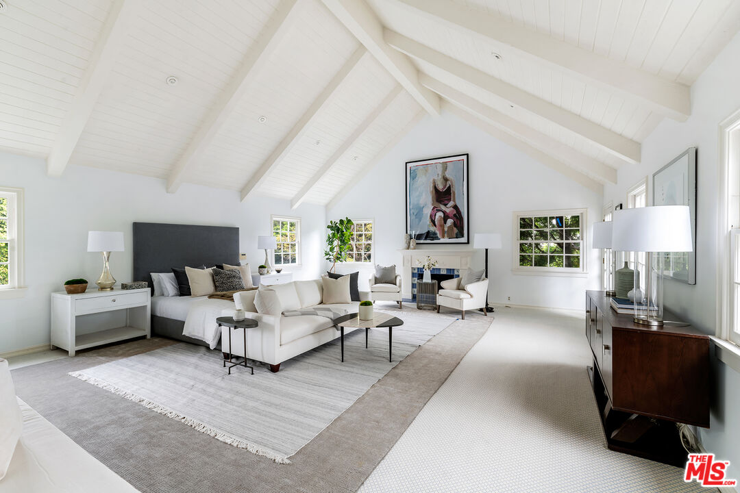 226 Palisades Ave, Santa Monica