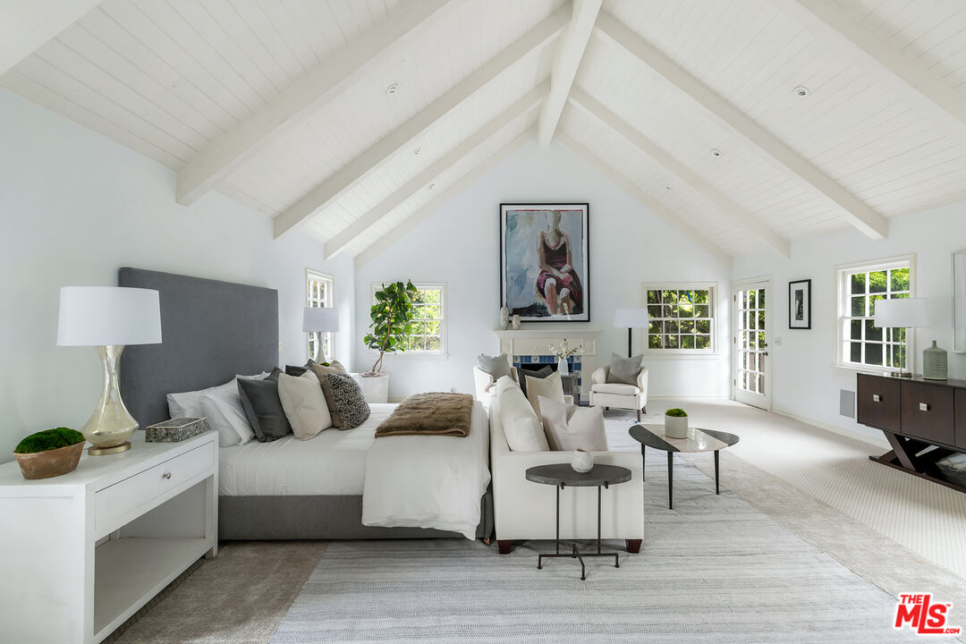 226 Palisades Ave, Santa Monica