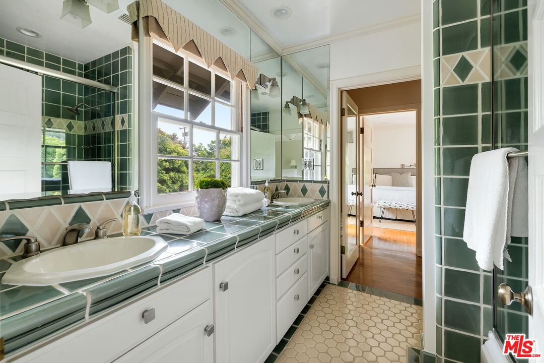 226 Palisades Ave, Santa Monica