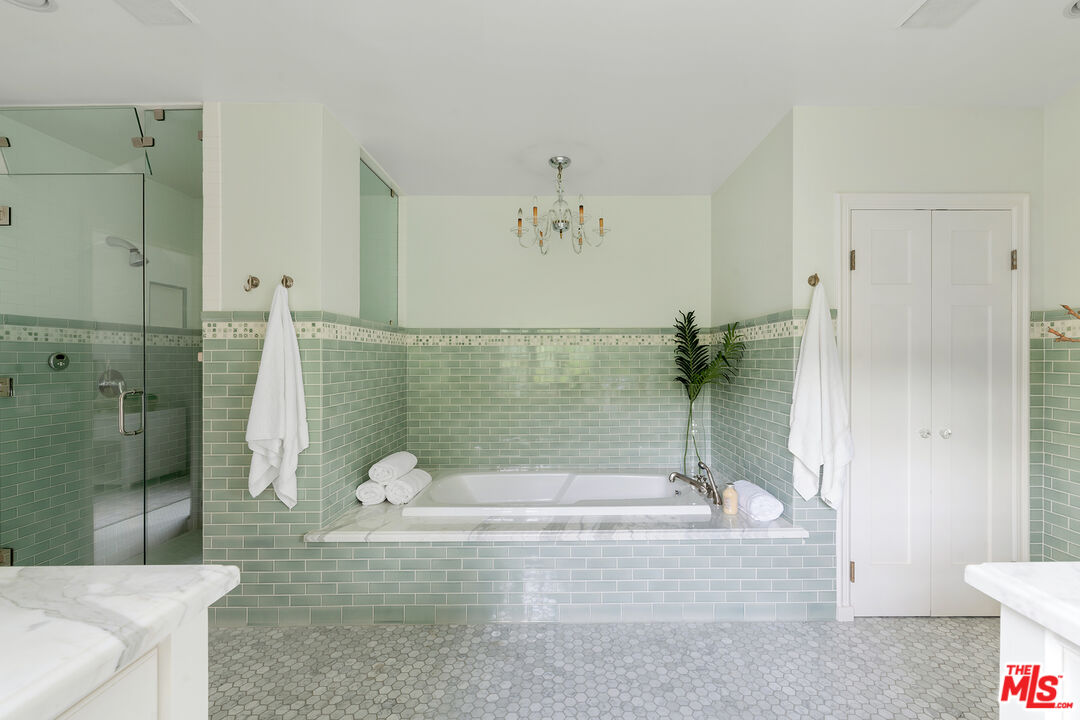 226 Palisades Ave, Santa Monica