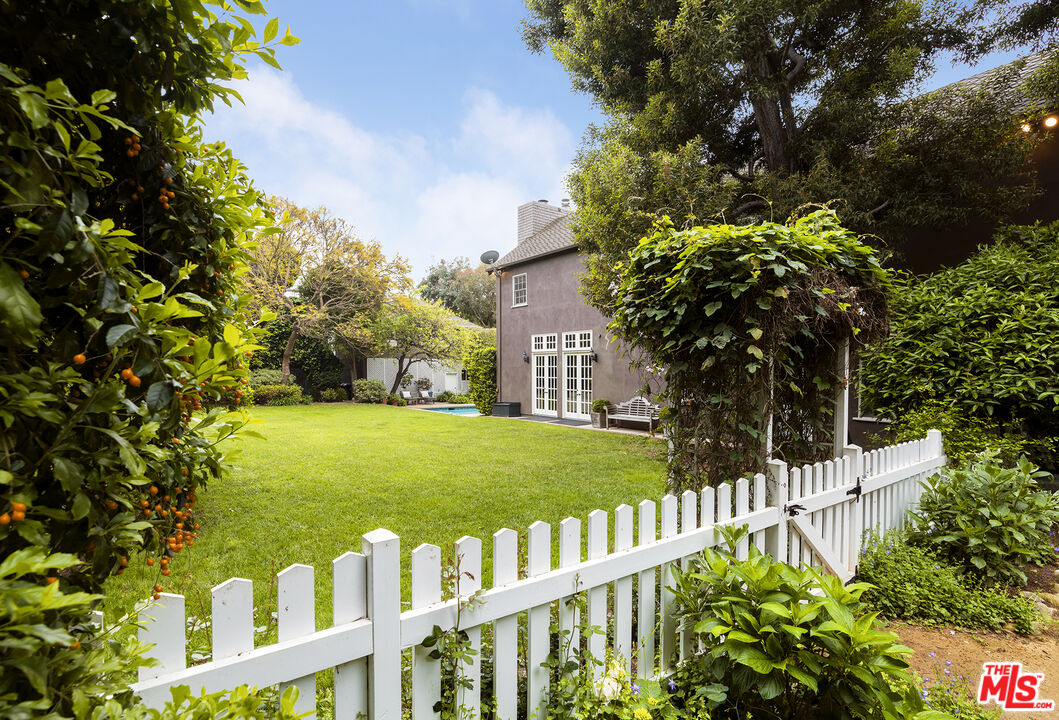 226 Palisades Ave, Santa Monica