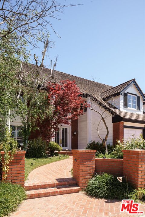 15524 Collina Strada, Bel Air