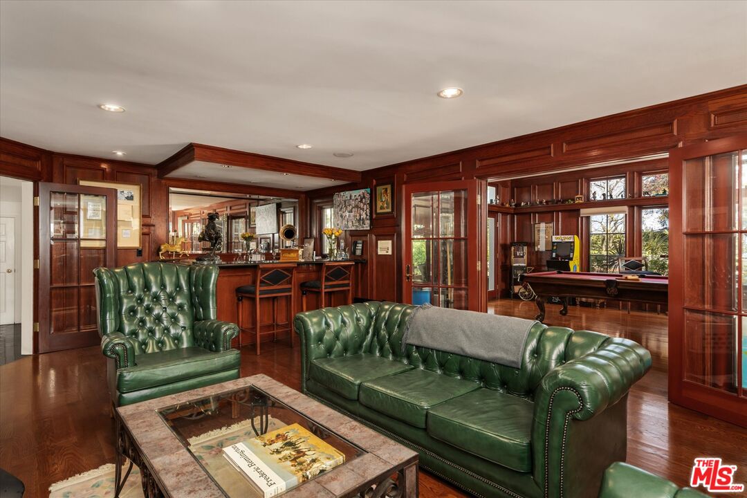 15524 Collina Strada, Bel Air