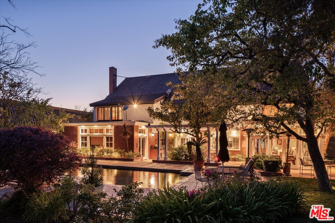 15524 Collina Strada, Bel Air