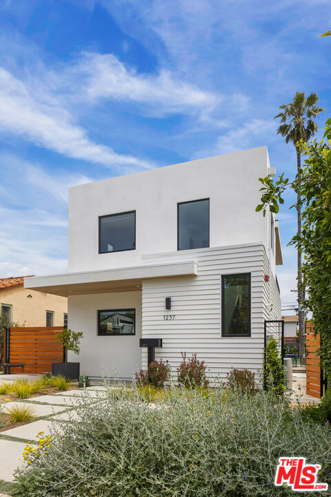 1257 25th St, Santa Monica 