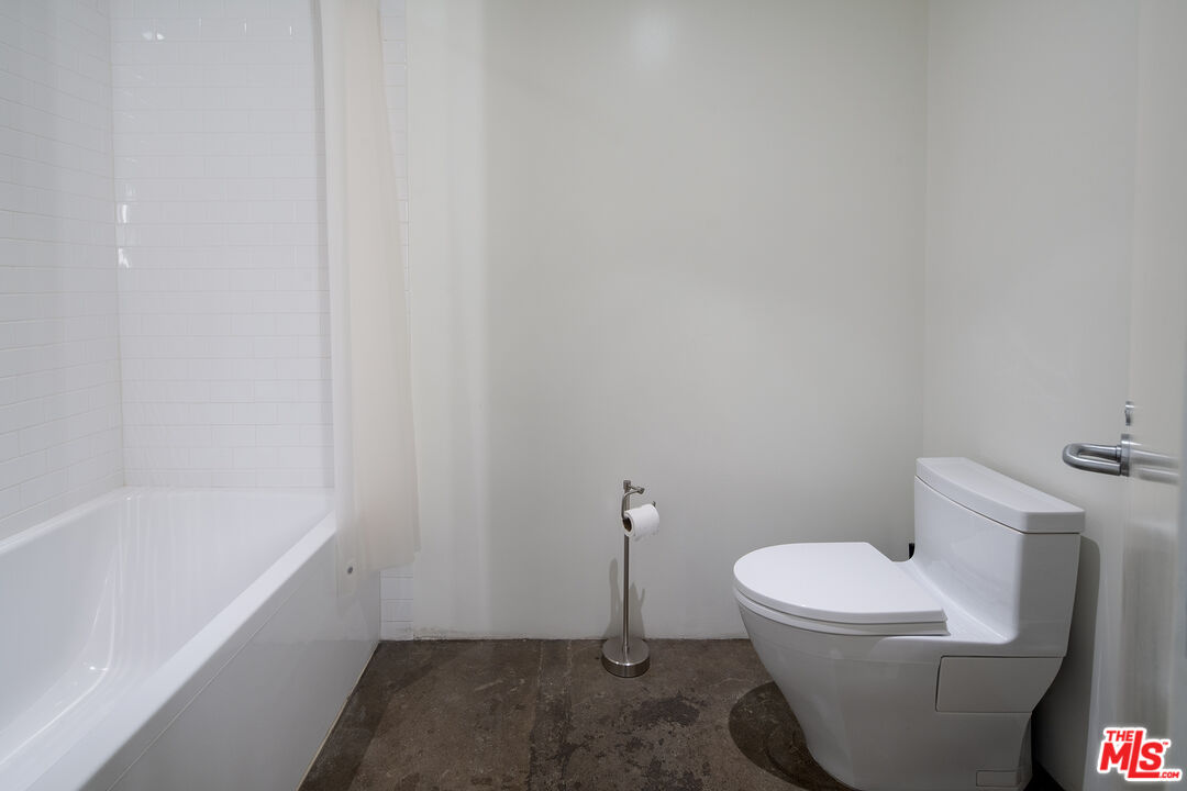 1855 Industrial St Unit: 321