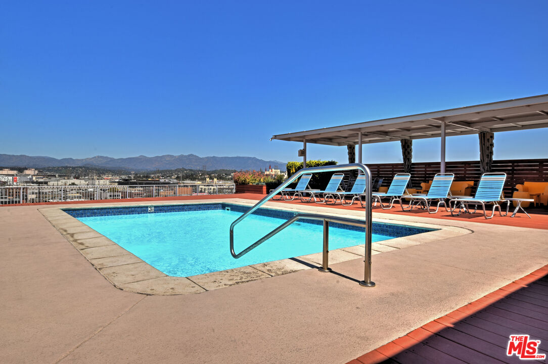 1855 Industrial St Unit: 321