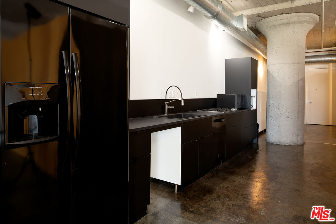 1855 Industrial St Unit: 321